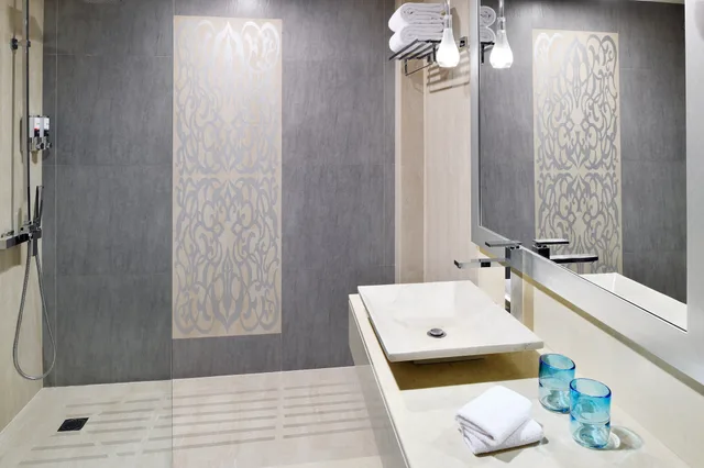 Superior, King Bed, Four Points By Sheraton Riyadh Khaldia 4/6