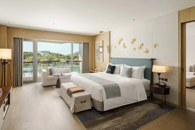 جناح تنفيذي بسرير كينج بشرفة، Le Meridien Shanghai Sheshan 5/10