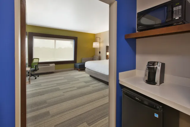 غرفة بسريرين كوين، Holiday Inn Express And Suites South Hill 5/6