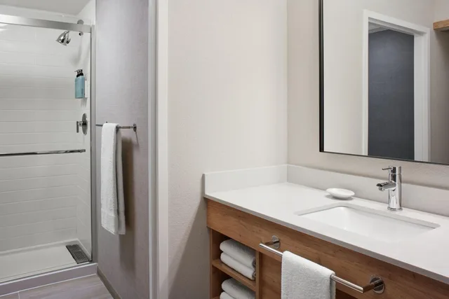جناح بسرير كينج وسرير كوين بغرفتي نوم مع أريكة، Residence Inn By Marriott Mississauga Arpt Corp Ctr West 3/6