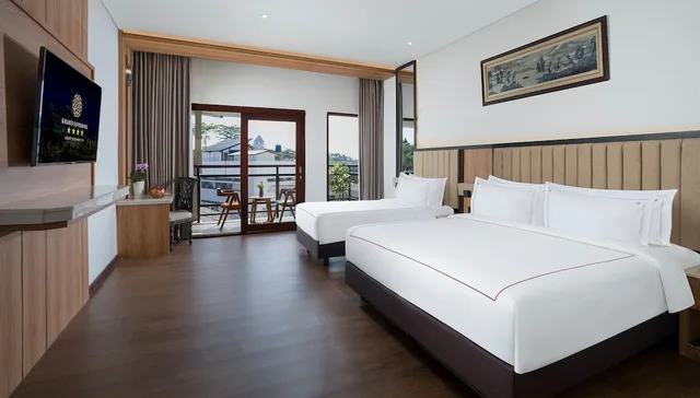 غرفة عائلية بسرير كوين وسرير فردي بشرفة بحوض استحمام، Grand Sunshine Resort and Convention 1/7
