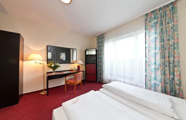 غرفة قياسية بسريرين منفصلين، Hotel Aviva Neue Messe 3/10