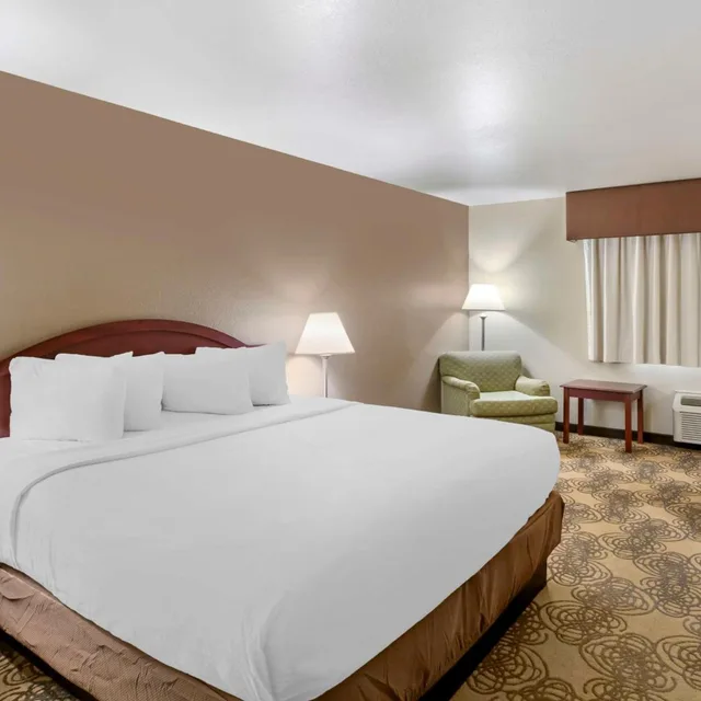 غرفة بسرير كينج بجاكوزي، Best Western Elko Inn 1/6