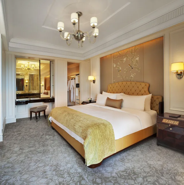 Caroline Astor, Garden, Suite, King Bed، The St Regis Singapore 4/9