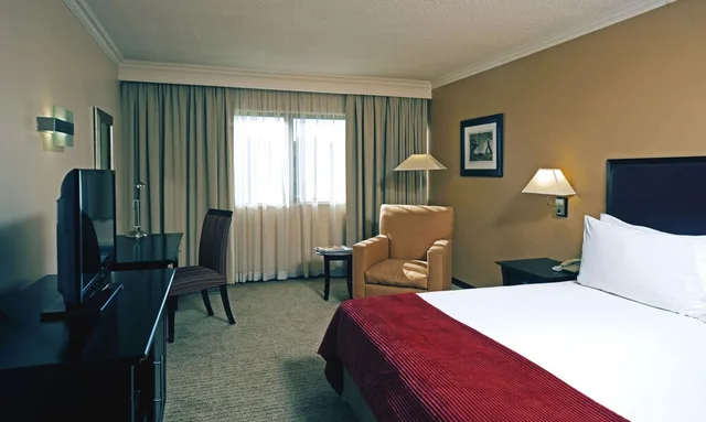 غرفة قياسية بسرير كوين، Southern Sun Pretoria 1/1