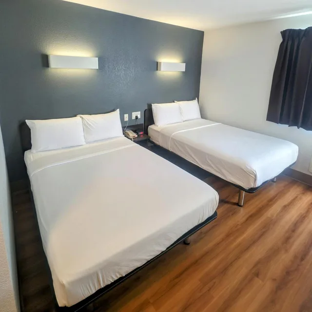 غرفة رباعية يُسمح فيها بالحيوانات الأليفة، Econo Lodge Idaho Falls, ID 1/6