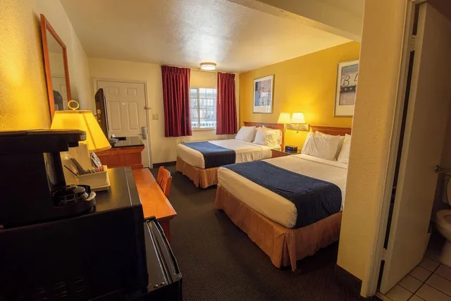 غرفة بسريرين مزدوجين، Travelodge By Wyndham Pendleton OR 8/10