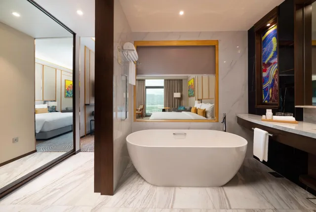 Room, Triple, King Bed, Fili Hotel at NUSTAR Resort & Casino Cebu 7/9