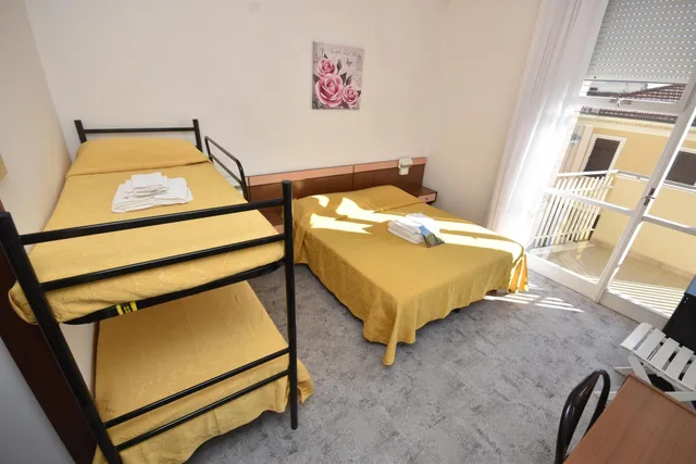 غرفة قياسية رباعية، Hotel Suprem 2/8