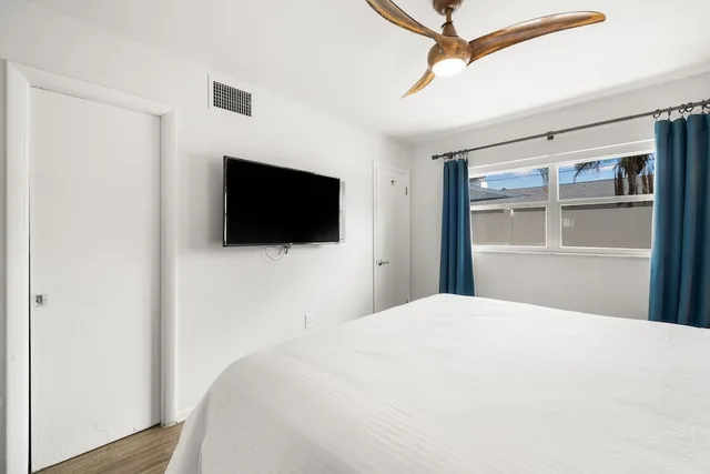 جناح بسرير كينج مع أريكة، Hotel Cabana Clearwater Beach 4/8