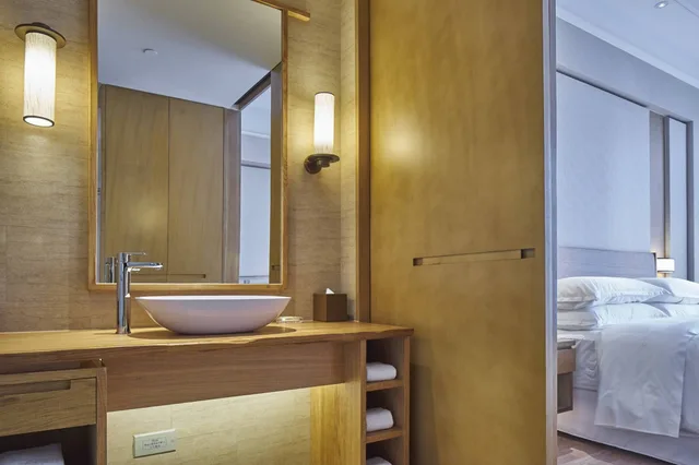 غرفة بسريرين مزدوجين بإطلالة على الجبل بشرفة، Four Points By Sheraton Chengdu Pujiang Resort 6/6