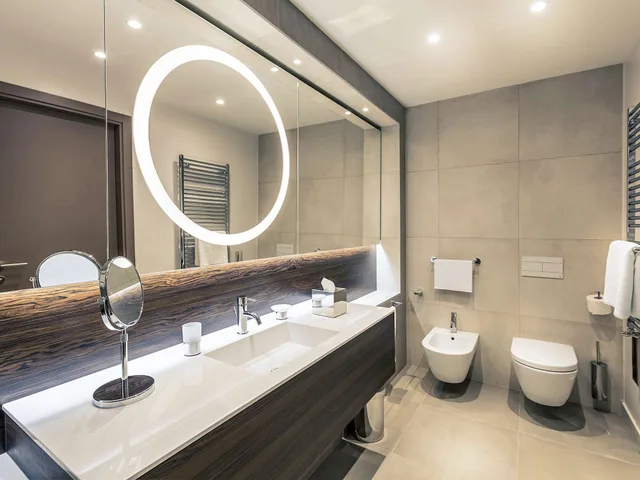 غرفة قياسية بسريرين كوين، Mercure Almaty City Center 5/9