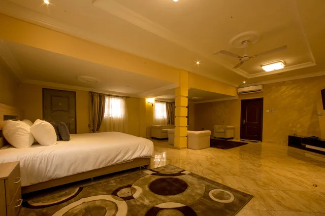 غرفة رئاسية بسرير كينج بإطلالة على المسبح، Bays Luxury Lodge 2/5
