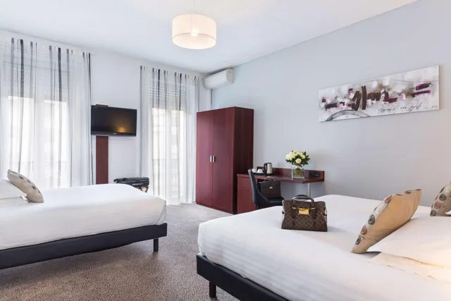غرفة بريستيج بسرير كينج وسرير مزدوج، Best Western Plus Hotel Brice Garden 4/10