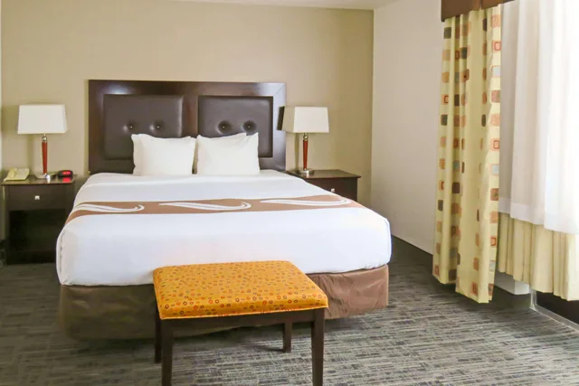 جناح، Quality Inn & Suites Everett, WA 4/10