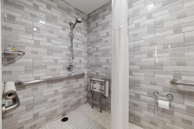 Room, Queen Bed, Accessible, Hotel Skye San Bruno 5/9