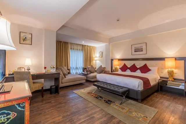 جناح جونيور بسرير كينج مع أريكة بجاكوزي بحوض استحمام، Hotel Himalaya Pvt Ltd 1/2