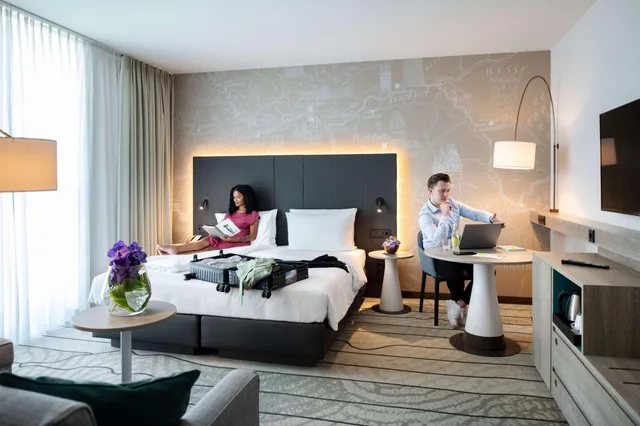Room, King Bed, Large, Hyatt Place Frankfurt Airport 4/6