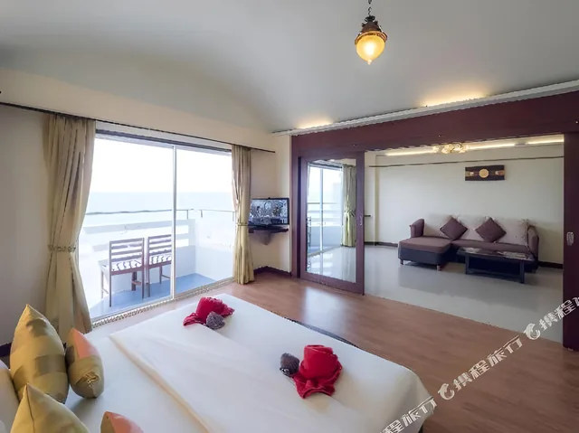 جناح جونيور ثلاثي، Grand Jomtien Palace Hotel 1/1