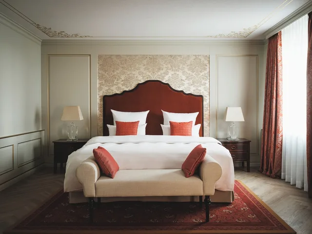 Grand, Suite, King Bed, Taj Hessischer Hof, Frankfurt 2/7