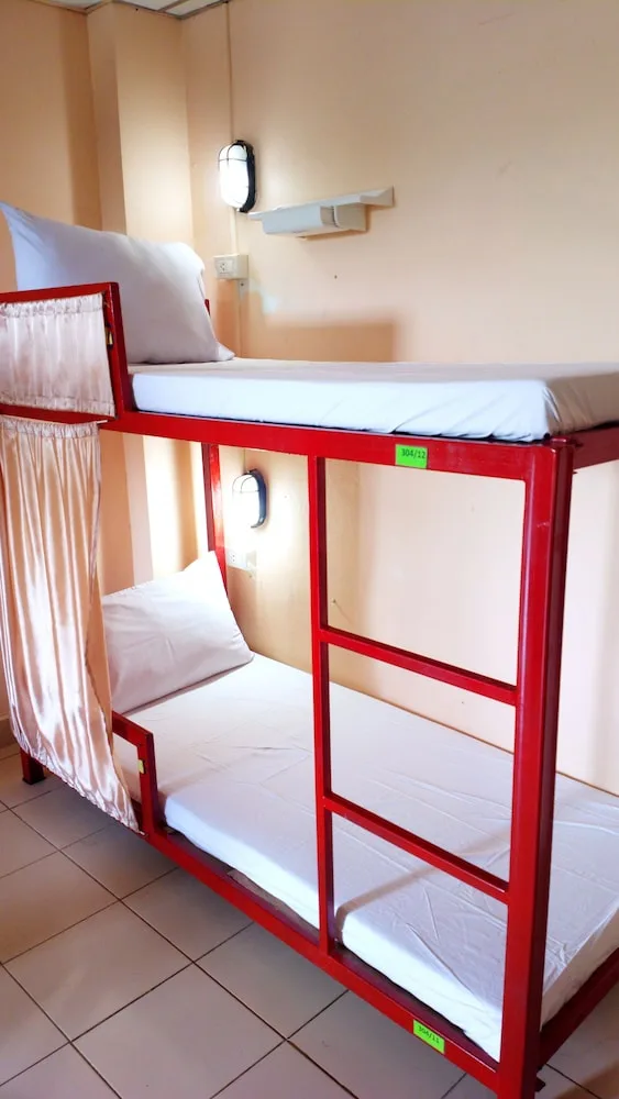 Female Dorm, Female Only, City View، Huahin Euro City Hotel 2/3