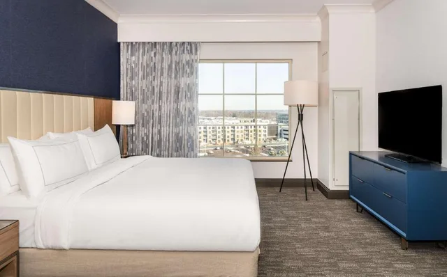 1 Bedroom, Suite, King Bed, Executive Level, Accessible، Hilton Columbus Polaris 1/5