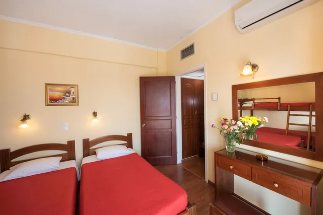 غرفة ثلاثية بسرير مزدوج وسرير فردي، Sunset Hotel Corfu 5/10
