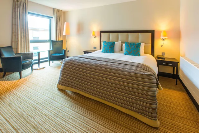 غرفة ديلوكس بسرير كينج، Nottingham Belfry Hotel & Spa 1/3