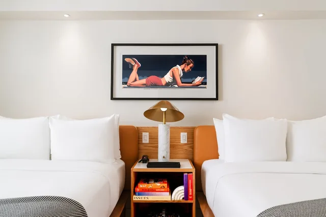 غرفة سيغنتشر بسريرين مزدوجين، Short Stories Hotel 2/3