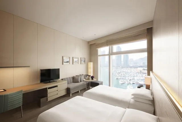 غرفة ديلوكس عائلية بسرير كوين وسرير فردي، Park Hyatt Busan 1/3