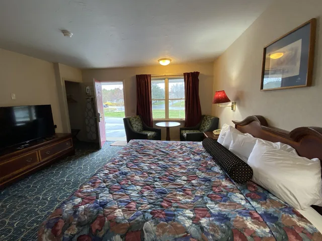 غرفة ديلوكس بسرير كينج، Economy Lodge 682 Main St Sturbridge 1/10