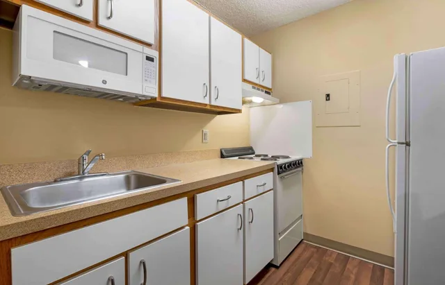 Deluxe, Studio, Queen Bed, Extended Stay America - Cincinnati – Blue Ash – Reagan Hwy 2/4