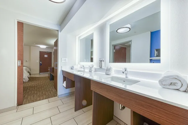 جناح بغرفة نوم واحدة، Holiday Inn Express and Suite Manitou Spring 5/6
