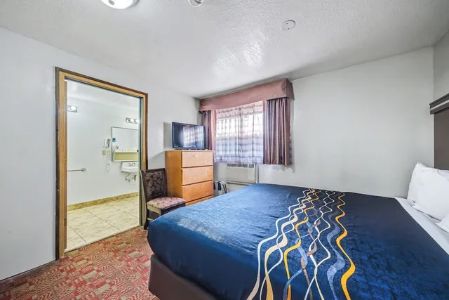 غرفة بسرير كينج، Travelodge by Wyndham Kanab 2/9