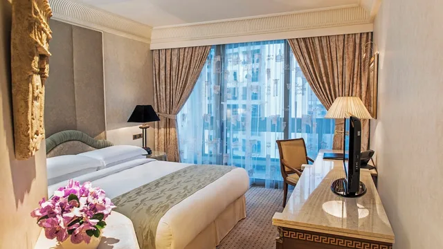 غرفة كلاسيكية بسرير كوين، Intercontinental Phoenicia Beirut 9/10