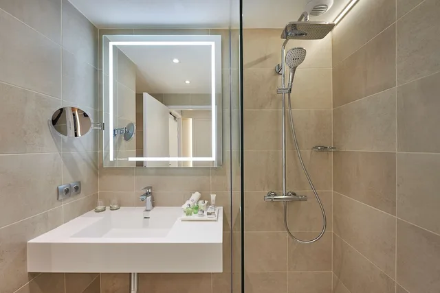 Superior, 3 Beds, with Extra Bed, Nh Collection Marseille 4/4