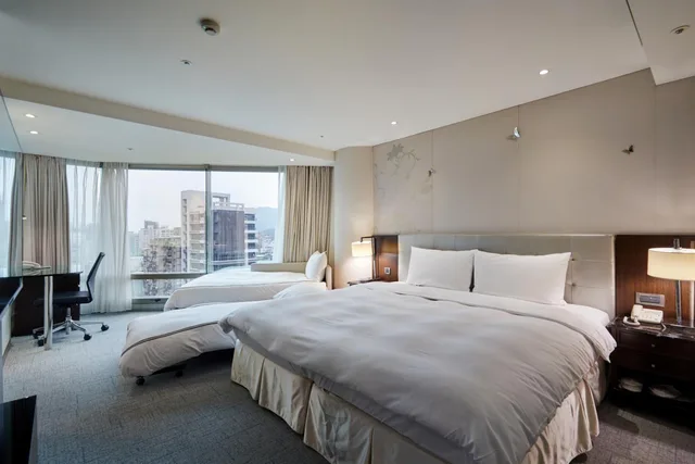 غرفة قياسية رباعية مع أريكة، K Hotel Dunnan 1/2