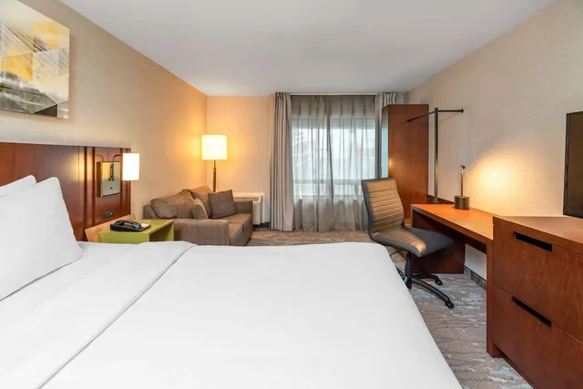 غرفة بسرير كينج مع أريكة، Comfort Inn South Shore 5/10