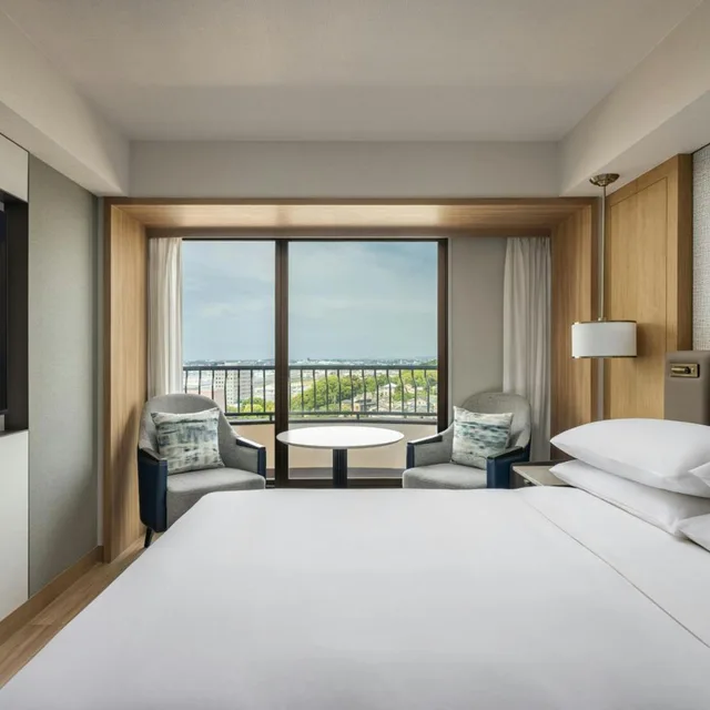 Club, Queen Bed, Grand Hamamatsu 1/6