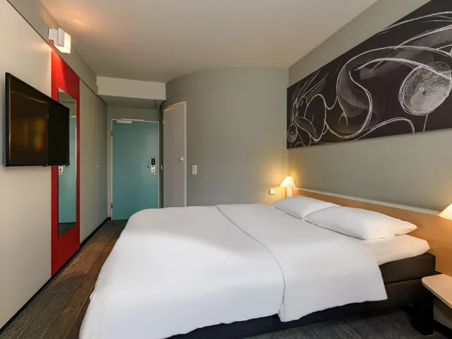 Standard Room With One Double Bed، IBIS HAMBURG ALSTERRING 4/7