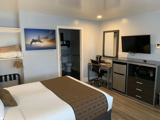 غرفة بسرير كوين لذوي الإعاقة، Pacific Inn Monterey 7/10