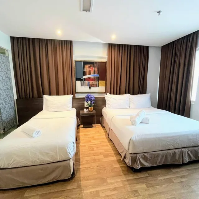 غرفة ديلوكس عائلية بسرير كوين وسرير فردي، FRENZ HOTEL KUALA LUMPUR 3/6