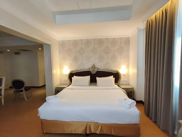 جناح تنفيذي بسرير كينج، RC Hotel 1/2
