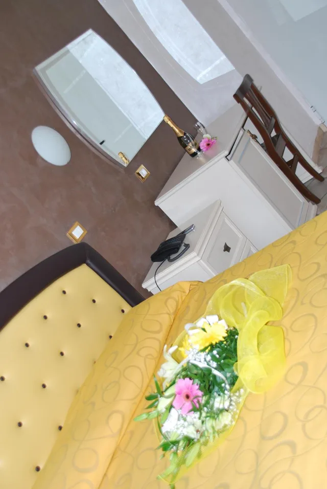 غرفة ثلاثية، Hotel Antico Distretto 6/6