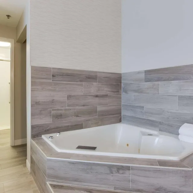 غرفة بسرير كينج بجاكوزي، Hampton Inn White House 4/5