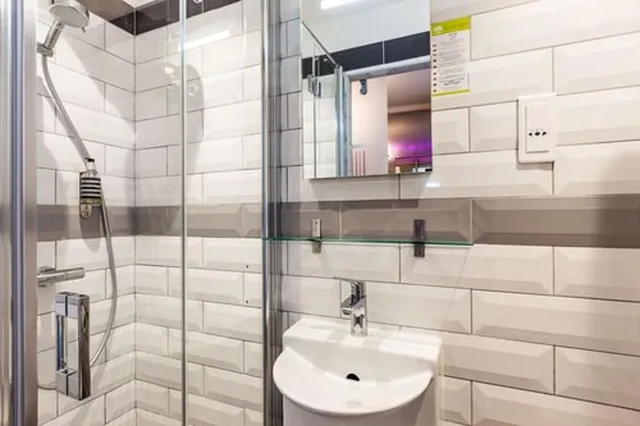 Street, Double Bed, Ground Floor، District Republique 4/5