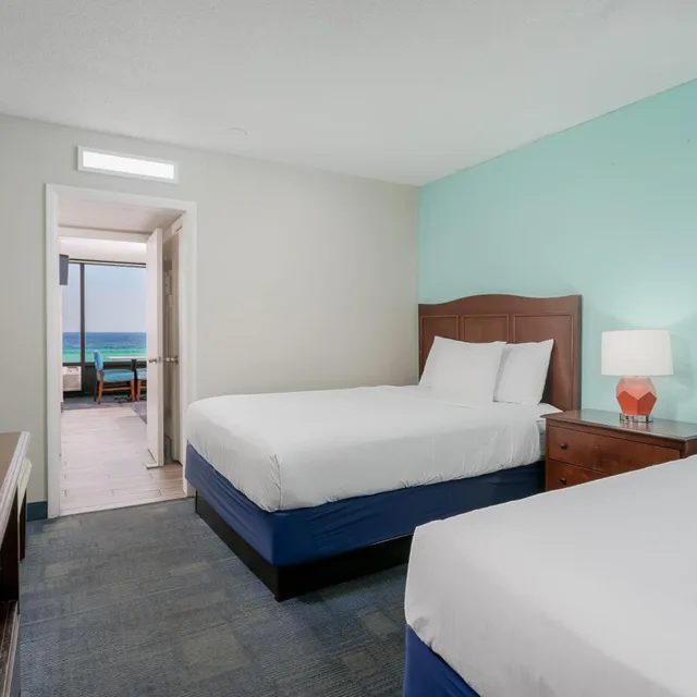 غرفة قياسية ثلاثية بإطلالة على البحر، Bikini Beach Resort Motel 1/7