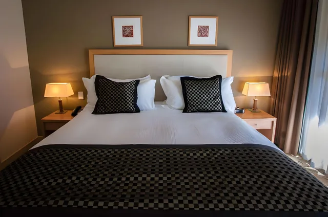 1 Bedroom, Spa, Executive, Suite, Apartment, Balcony، Rydges Kalgoorlie 2/2