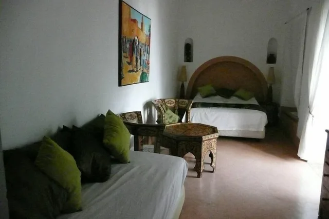Suite, 1 Double and 1 Single Bed, Dar Nabila 2/2