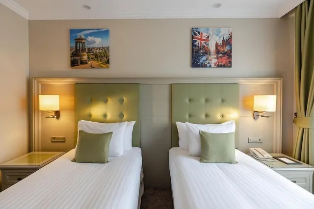 غرفة قياسية بسريرين منفصلين، Hotel London 1889 & Casino 5/10